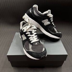New Balance 2002R Shoes Men's Size 9.5 Black Gray M2002RXD Gore-Tex